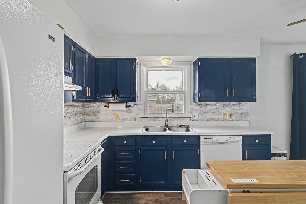 319 Etler Drive, Crestline, Ohio 44827, 3 Bedrooms Bedrooms, ,2 BathroomsBathrooms,Residential,For Sale,Etler Drive,9073022