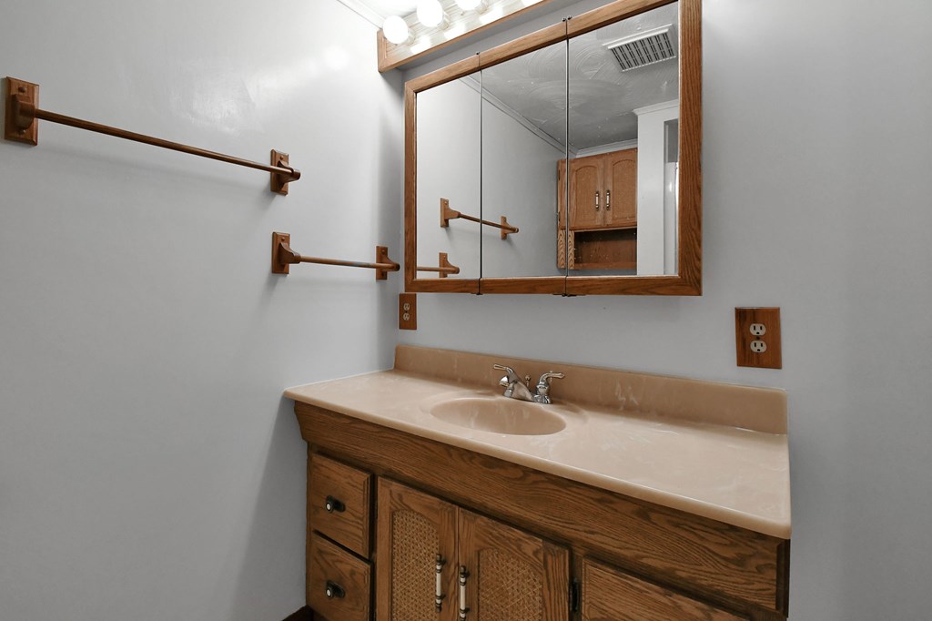 92 Grand Boulevard Extension, Shelby, Ohio 44875, 4 Bedrooms Bedrooms, ,2 BathroomsBathrooms,Residential,For Sale,Grand Boulevard Extension,9073027