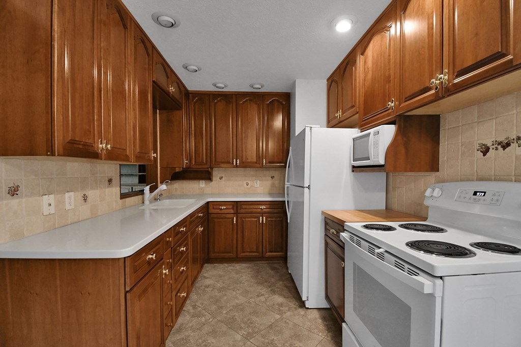 92 Grand Boulevard Extension, Shelby, Ohio 44875, 4 Bedrooms Bedrooms, ,2 BathroomsBathrooms,Residential,For Sale,Grand Boulevard Extension,9073027