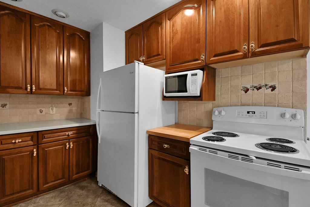 92 Grand Boulevard Extension, Shelby, Ohio 44875, 4 Bedrooms Bedrooms, ,2 BathroomsBathrooms,Residential,For Sale,Grand Boulevard Extension,9073027