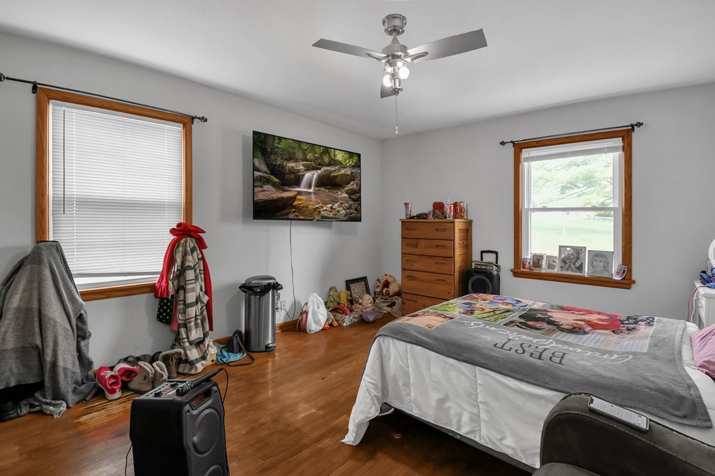 484 Van Buren Avenue, Mansfield, Ohio 44905, 3 Bedrooms Bedrooms, ,1 BathroomBathrooms,Residential,For Sale,Van Buren Avenue,9073030