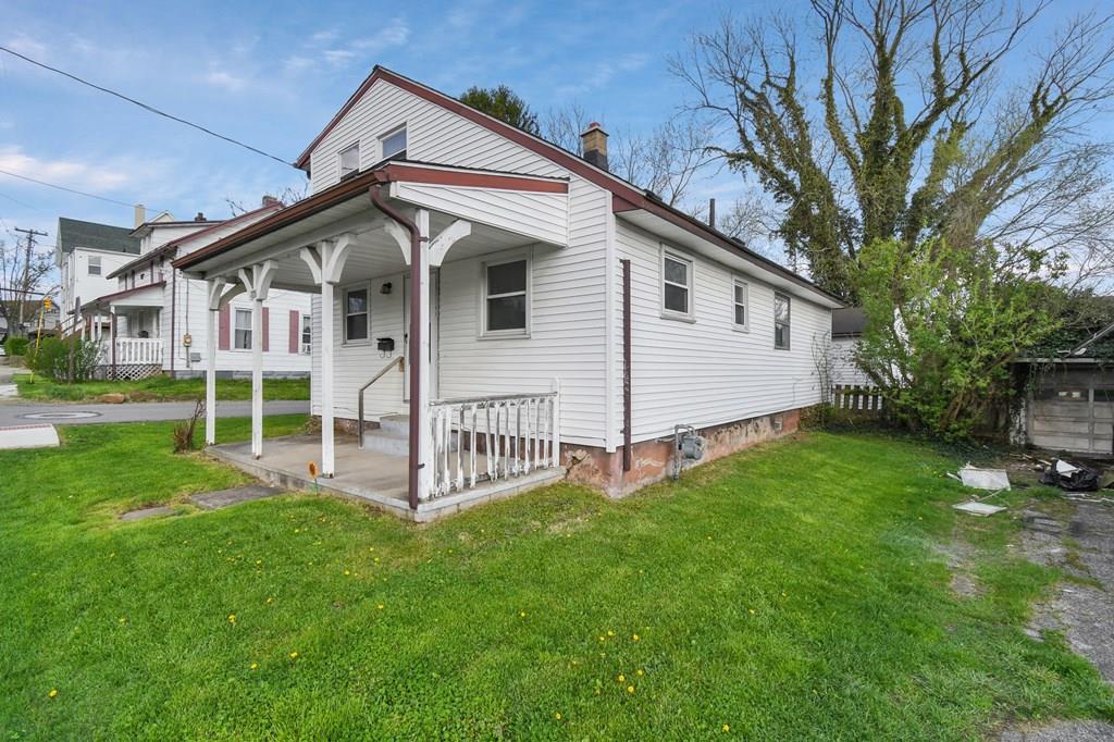 375 Mcpherson Street, Mansfield, Ohio 44903, 3 Bedrooms Bedrooms, ,1 BathroomBathrooms,Residential,For Sale,Mcpherson Street,9073045