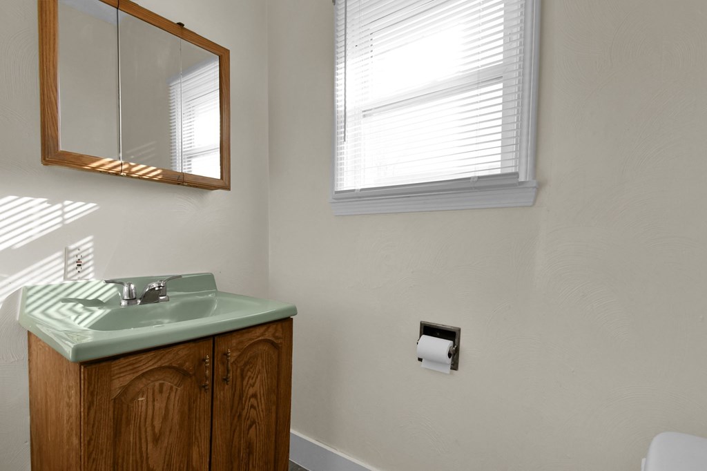 375 Mcpherson Street, Mansfield, Ohio 44903, 3 Bedrooms Bedrooms, ,1 BathroomBathrooms,Residential,For Sale,Mcpherson Street,9073045