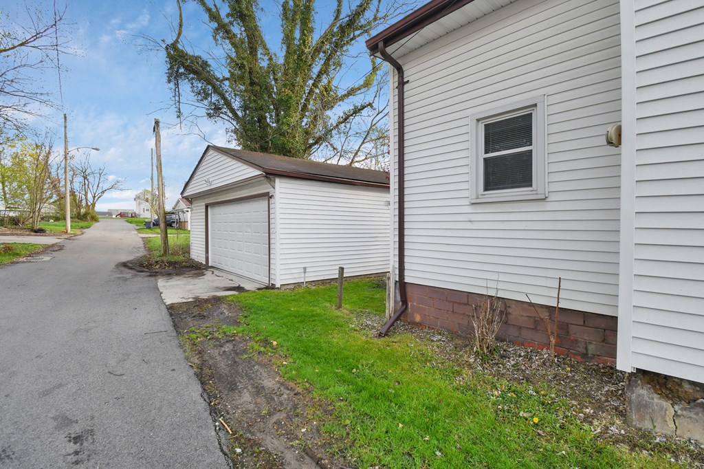 375 Mcpherson Street, Mansfield, Ohio 44903, 3 Bedrooms Bedrooms, ,1 BathroomBathrooms,Residential,For Sale,Mcpherson Street,9073045