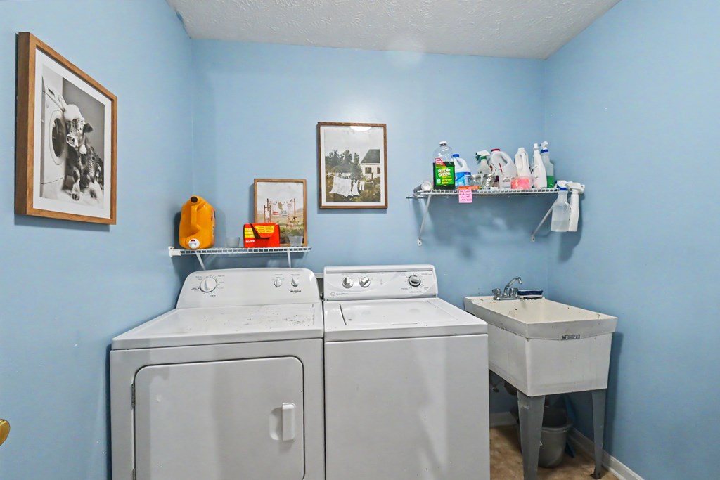 1009 County Road 40, Nova, Ohio 44859, 4 Bedrooms Bedrooms, ,3 BathroomsBathrooms,Residential,For Sale,County Road 40,9073053