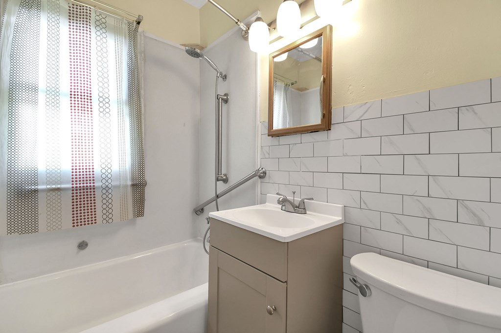 348 Carmel Avenue, Galion, Ohio 44833, 2 Bedrooms Bedrooms, ,1 BathroomBathrooms,Residential,For Sale,Carmel Avenue,9073101