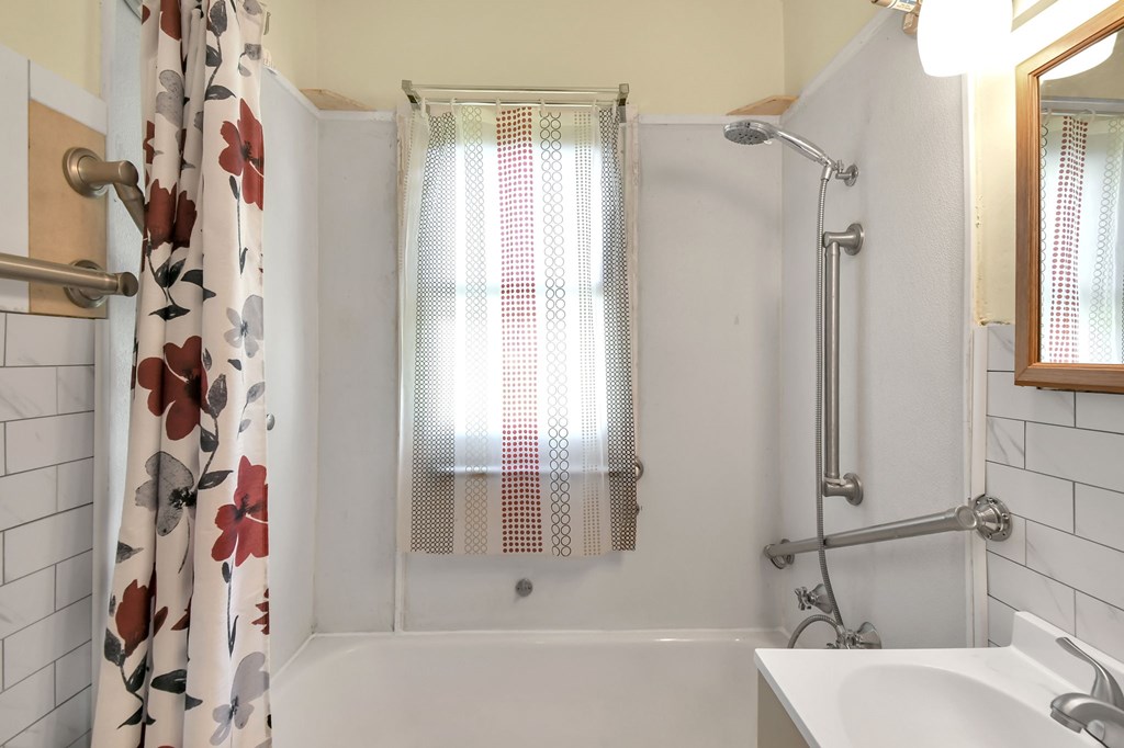 348 Carmel Avenue, Galion, Ohio 44833, 2 Bedrooms Bedrooms, ,1 BathroomBathrooms,Residential,For Sale,Carmel Avenue,9073101