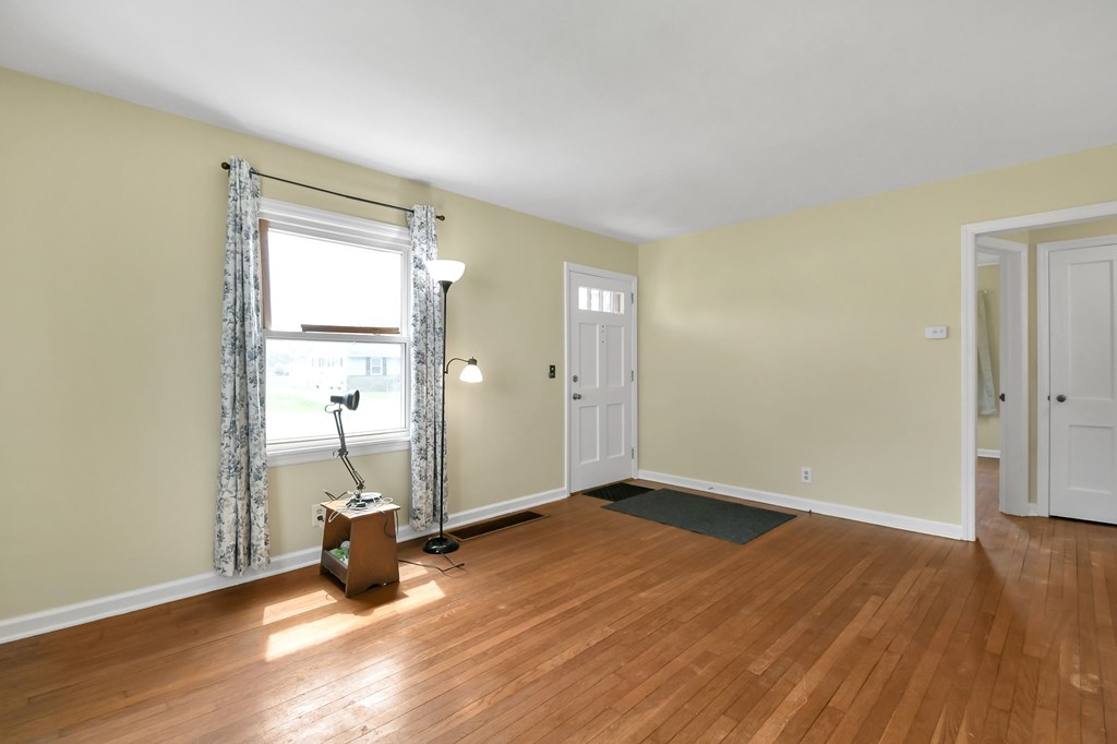 348 Carmel Avenue, Galion, Ohio 44833, 2 Bedrooms Bedrooms, ,1 BathroomBathrooms,Residential,For Sale,Carmel Avenue,9073101