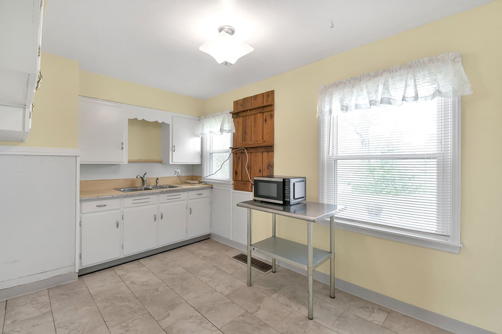 348 Carmel Avenue, Galion, Ohio 44833, 2 Bedrooms Bedrooms, ,1 BathroomBathrooms,Residential,For Sale,Carmel Avenue,9073101