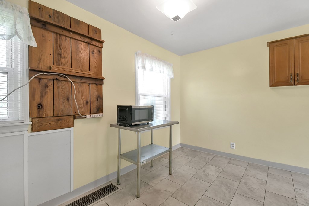 348 Carmel Avenue, Galion, Ohio 44833, 2 Bedrooms Bedrooms, ,1 BathroomBathrooms,Residential,For Sale,Carmel Avenue,9073101