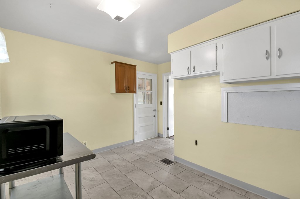 348 Carmel Avenue, Galion, Ohio 44833, 2 Bedrooms Bedrooms, ,1 BathroomBathrooms,Residential,For Sale,Carmel Avenue,9073101