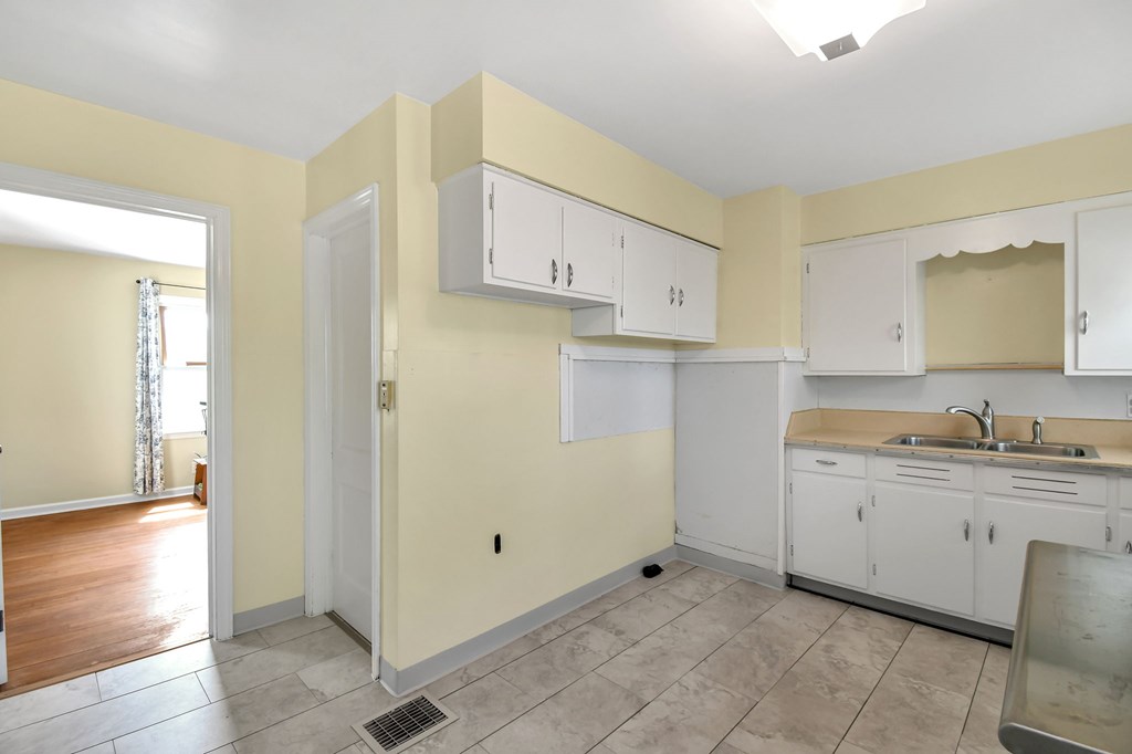 348 Carmel Avenue, Galion, Ohio 44833, 2 Bedrooms Bedrooms, ,1 BathroomBathrooms,Residential,For Sale,Carmel Avenue,9073101