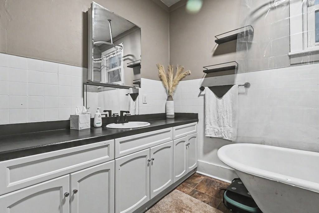 255 Whetstone Street, Bucyrus, Ohio 44820, 2 Bedrooms Bedrooms, ,1 BathroomBathrooms,Residential,For Sale,Whetstone Street,9073103