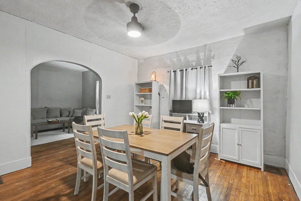 255 Whetstone Street, Bucyrus, Ohio 44820, 2 Bedrooms Bedrooms, ,1 BathroomBathrooms,Residential,For Sale,Whetstone Street,9073103