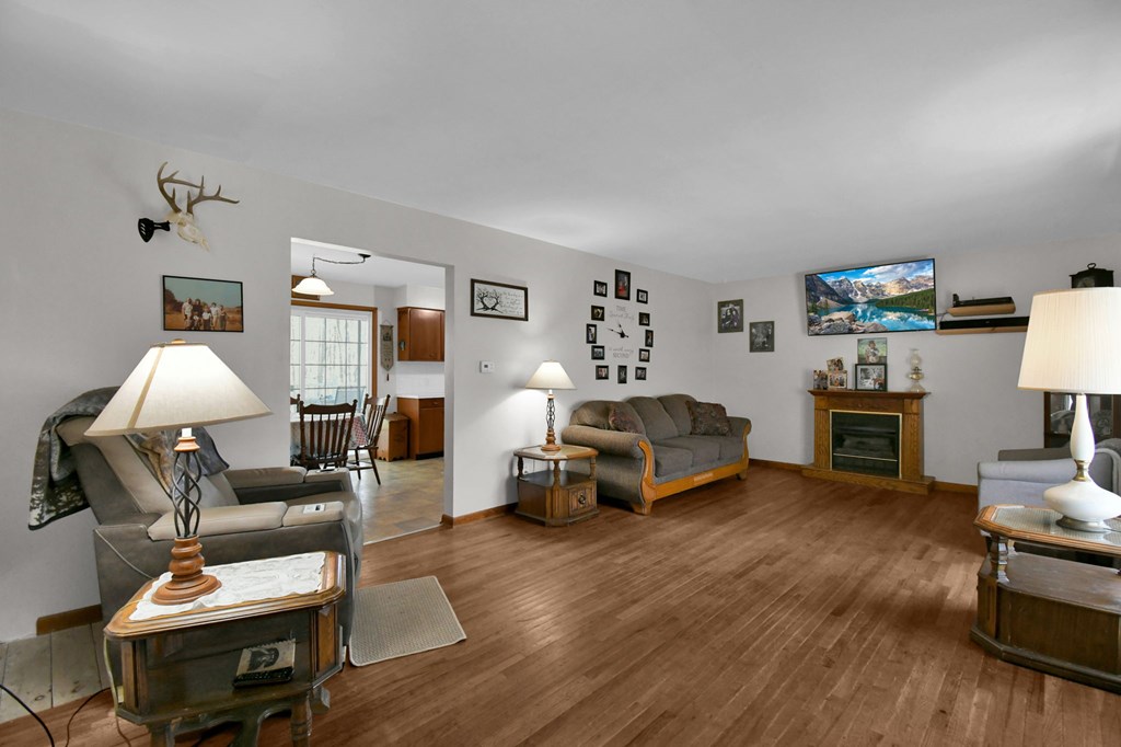 3326 Fox Rd, Lexington, Ohio 44904, 3 Bedrooms Bedrooms, ,1 BathroomBathrooms,Residential,For Sale,Fox Rd,9073104