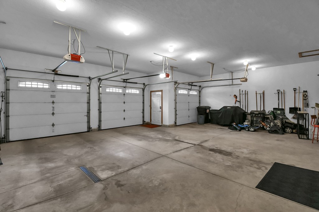 119 Yorkshire Road, Bellville, Ohio 44813, 4 Bedrooms Bedrooms, ,3 BathroomsBathrooms,Residential,For Sale,Yorkshire Road,9073106