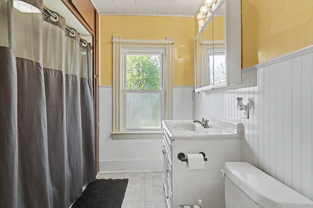 211 W Center Street, Bucyrus, Ohio 44820, 2 Bedrooms Bedrooms, ,1 BathroomBathrooms,Residential,For Sale,Center Street,9073107 211 W Center Street, Bucyrus, Ohio 44820, 2 Bedrooms Bedrooms, ,1 BathroomBathrooms,Residential,For Sale,Center Street,9073107