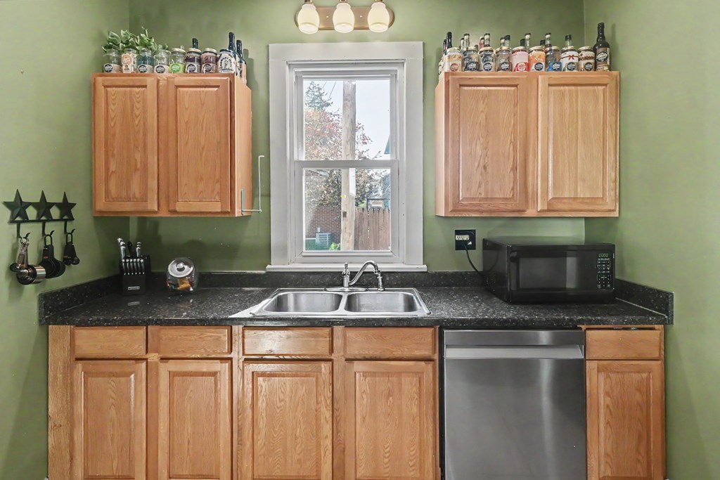 211 W Center Street, Bucyrus, Ohio 44820, 2 Bedrooms Bedrooms, ,1 BathroomBathrooms,Residential,For Sale,Center Street,9073107 211 W Center Street, Bucyrus, Ohio 44820, 2 Bedrooms Bedrooms, ,1 BathroomBathrooms,Residential,For Sale,Center Street,9073107
