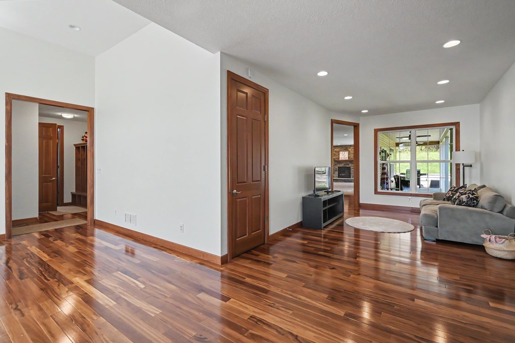 598 Bollinger Rd, Bellville, Ohio 44813, 4 Bedrooms Bedrooms, ,4 BathroomsBathrooms,Residential,For Sale,Bollinger Rd,9073108