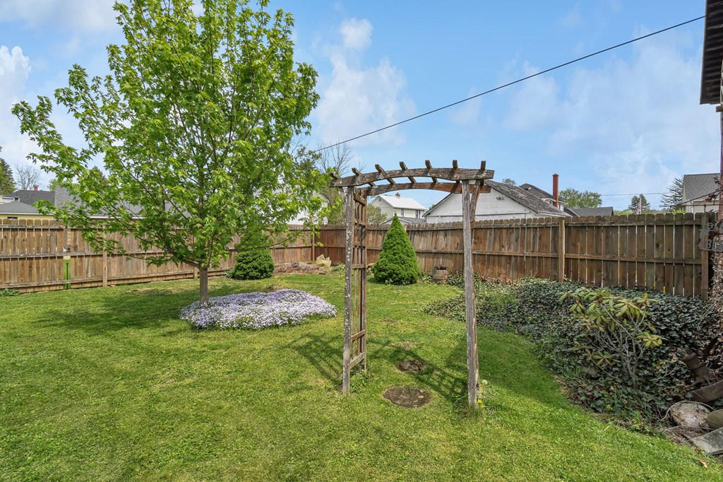 112 N Catherine Street, Mount Vernon, Ohio 43050, 2 Bedrooms Bedrooms, ,1 BathroomBathrooms,Residential,For Sale,Catherine Street,9073155