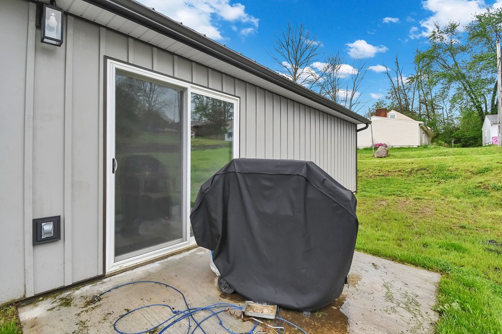 358 Davidson Street, Mansfield, Ohio 44907, 2 Bedrooms Bedrooms, ,1 BathroomBathrooms,Residential,For Sale,Davidson Street,9073180