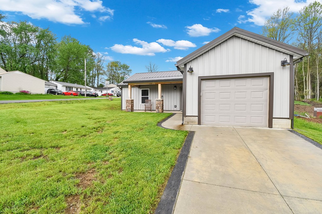 358 Davidson Street, Mansfield, Ohio 44907, 2 Bedrooms Bedrooms, ,1 BathroomBathrooms,Residential,For Sale,Davidson Street,9073180