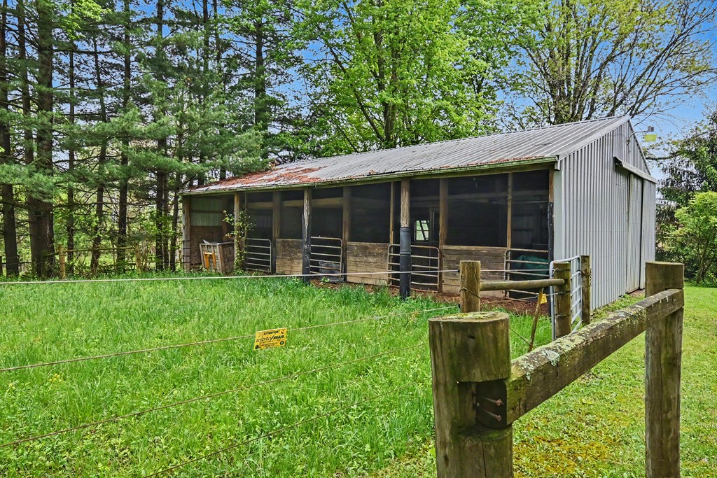 4637 Johnsville Road, Centerburg, Ohio 43011, 3 Bedrooms Bedrooms, ,2 BathroomsBathrooms,Residential,For Sale,Johnsville Road,9073183