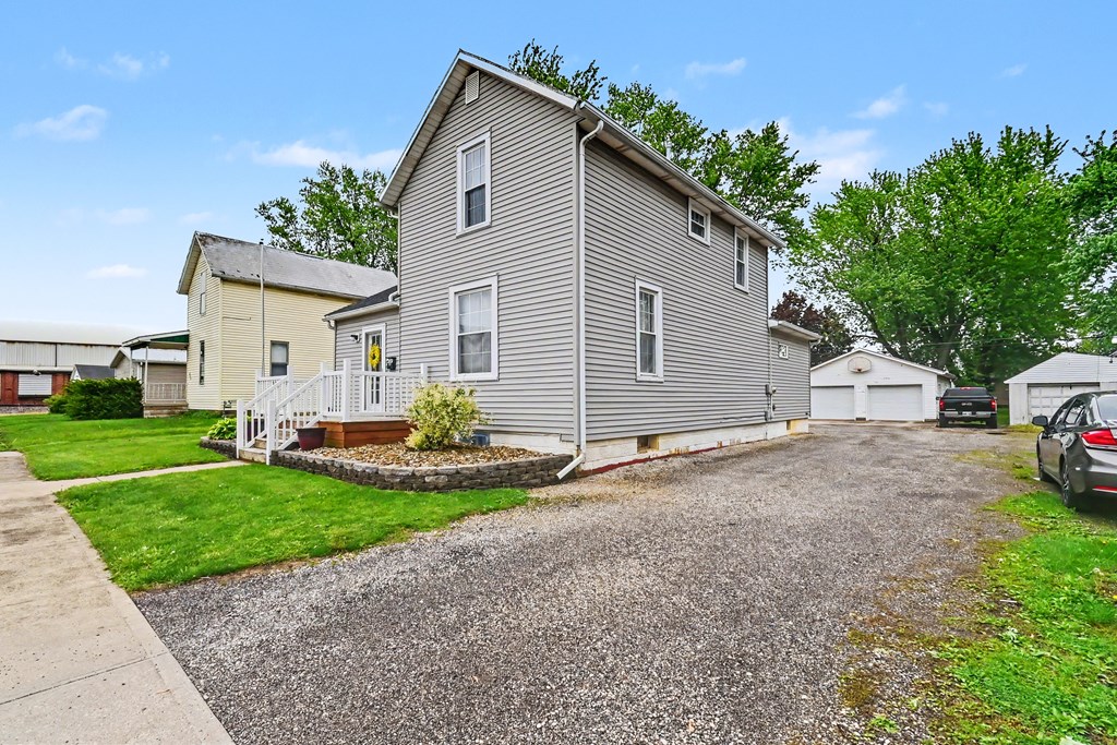 427 Wallace Avenue, Bucyrus, Ohio 44820, 2 Bedrooms Bedrooms, ,2 BathroomsBathrooms,Residential,For Sale,Wallace Avenue,9073196 427 Wallace Avenue, Bucyrus, Ohio 44820, 2 Bedrooms Bedrooms, ,2 BathroomsBathrooms,Residential,For Sale,Wallace Avenue,9073196