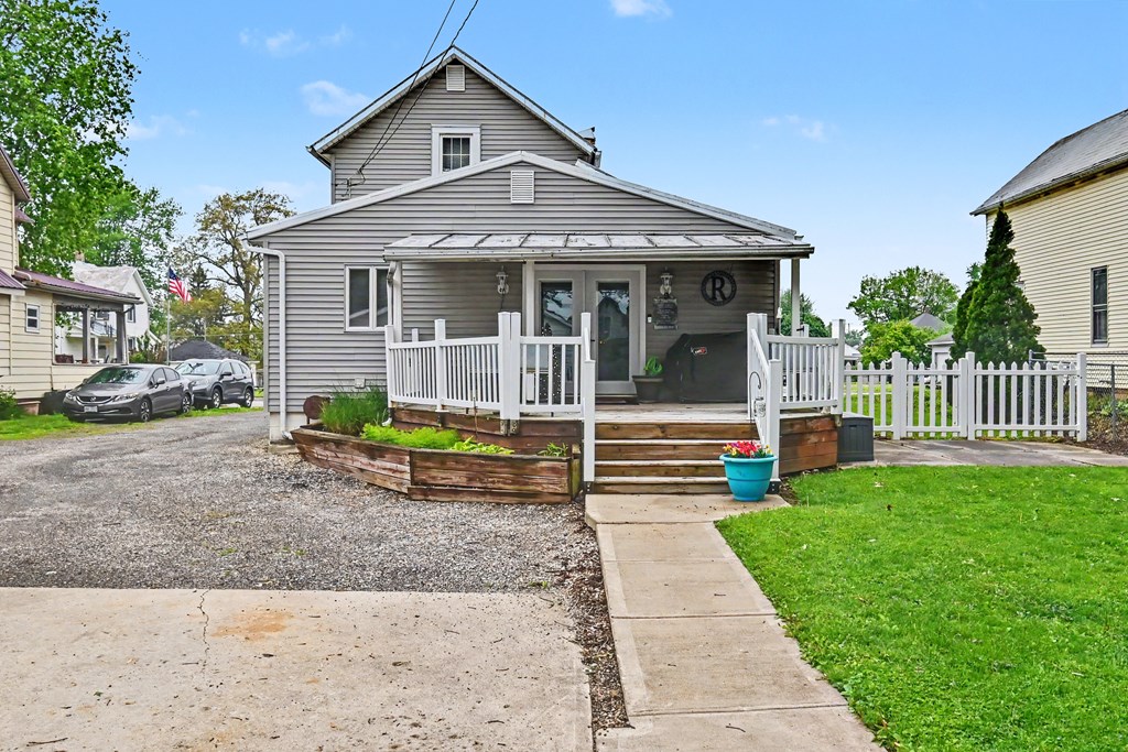 427 Wallace Avenue, Bucyrus, Ohio 44820, 2 Bedrooms Bedrooms, ,2 BathroomsBathrooms,Residential,For Sale,Wallace Avenue,9073196 427 Wallace Avenue, Bucyrus, Ohio 44820, 2 Bedrooms Bedrooms, ,2 BathroomsBathrooms,Residential,For Sale,Wallace Avenue,9073196