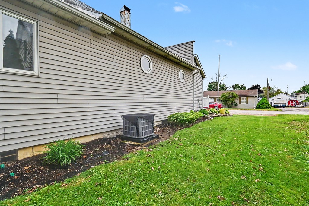427 Wallace Avenue, Bucyrus, Ohio 44820, 2 Bedrooms Bedrooms, ,2 BathroomsBathrooms,Residential,For Sale,Wallace Avenue,9073196 427 Wallace Avenue, Bucyrus, Ohio 44820, 2 Bedrooms Bedrooms, ,2 BathroomsBathrooms,Residential,For Sale,Wallace Avenue,9073196