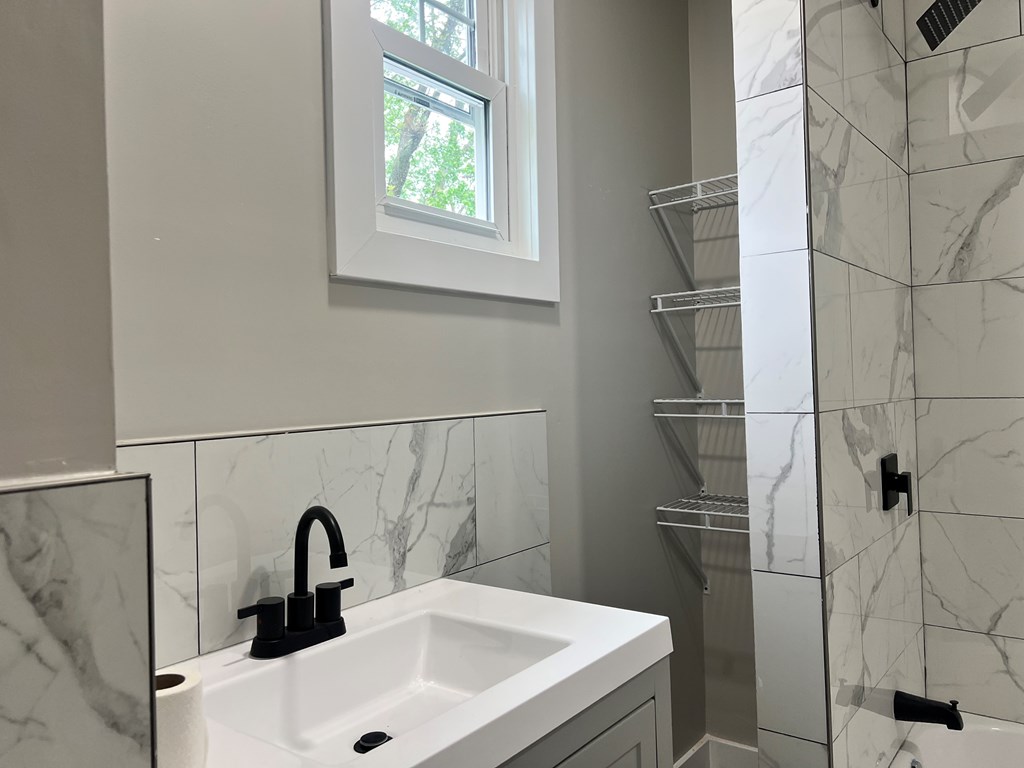 131 Home Avenue, Mansfield, Ohio 44902, 4 Bedrooms Bedrooms, ,2 BathroomsBathrooms,Residential,For Sale,Home Avenue,9073198