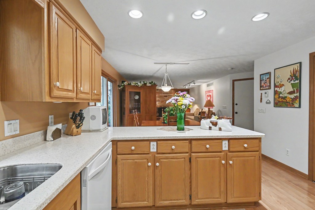 727 Hoover Road, Mansfield, Ohio 44905, 3 Bedrooms Bedrooms, ,3 BathroomsBathrooms,Residential,For Sale,Hoover Road,9073200
