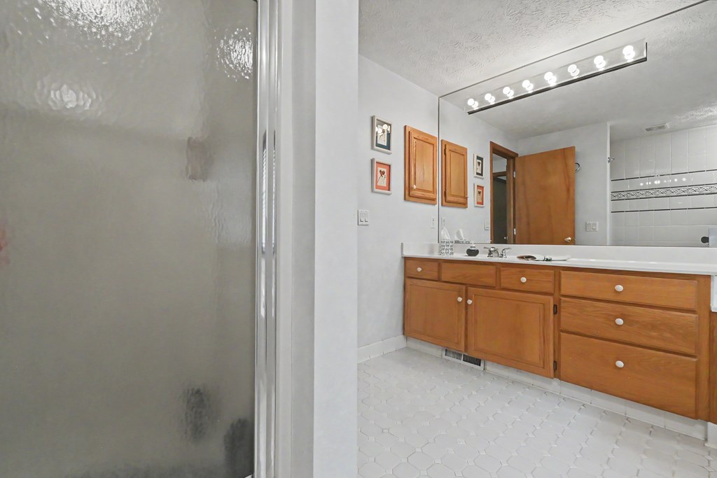 727 Hoover Road, Mansfield, Ohio 44905, 3 Bedrooms Bedrooms, ,3 BathroomsBathrooms,Residential,For Sale,Hoover Road,9073200