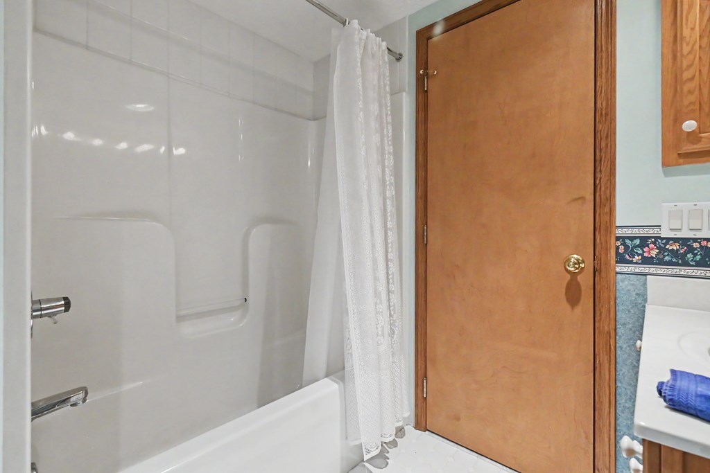 727 Hoover Road, Mansfield, Ohio 44905, 3 Bedrooms Bedrooms, ,3 BathroomsBathrooms,Residential,For Sale,Hoover Road,9073200