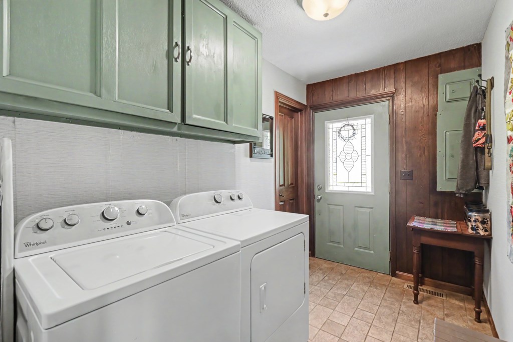 2884 Clearview Drive, Lexington, Ohio 44904, 4 Bedrooms Bedrooms, ,2 BathroomsBathrooms,Residential,For Sale,Clearview Drive,9073250