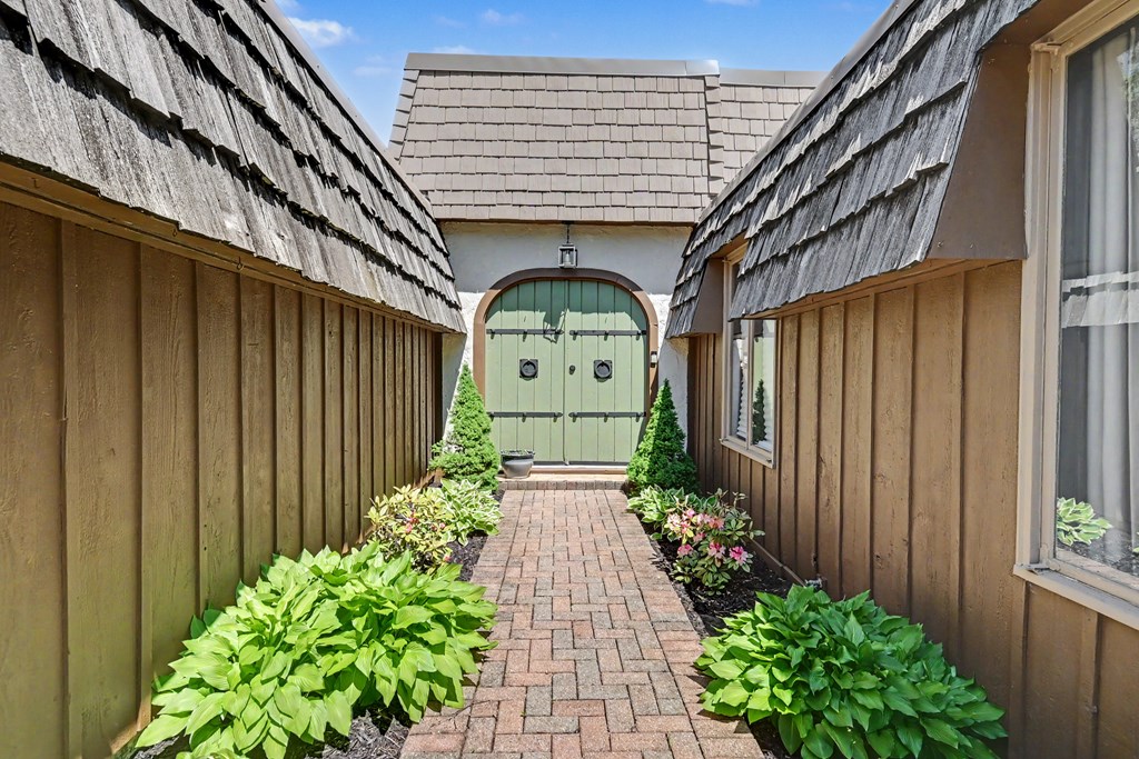 2884 Clearview Drive, Lexington, Ohio 44904, 4 Bedrooms Bedrooms, ,2 BathroomsBathrooms,Residential,For Sale,Clearview Drive,9073250