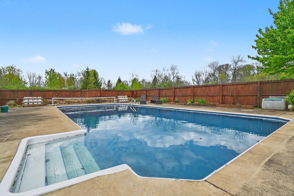 725 Hoover Road, Mansfield, Ohio 44905, 3 Bedrooms Bedrooms, ,3 BathroomsBathrooms,Residential,For Sale,Hoover Road,9073277