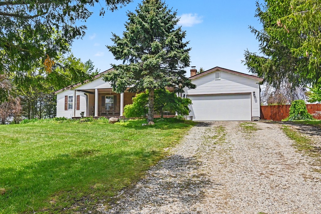 725 Hoover Road, Mansfield, Ohio 44905, 3 Bedrooms Bedrooms, ,3 BathroomsBathrooms,Residential,For Sale,Hoover Road,9073277
