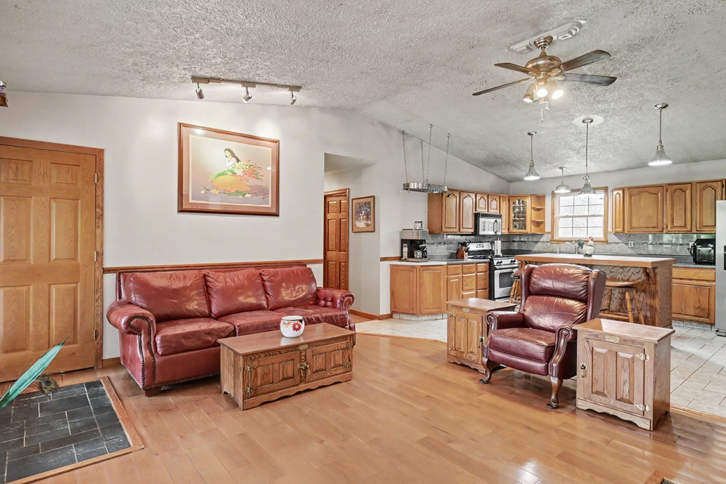 725 Hoover Road, Mansfield, Ohio 44905, 3 Bedrooms Bedrooms, ,3 BathroomsBathrooms,Residential,For Sale,Hoover Road,9073277