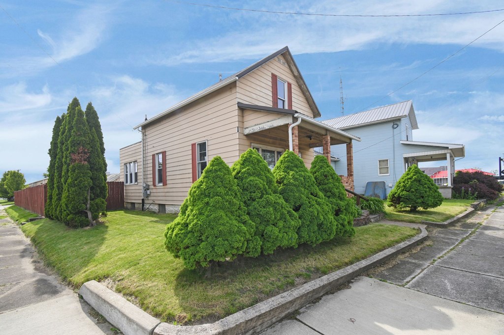 1120 N Sandusky Avenue, Bucyrus, Ohio 44820, 2 Bedrooms Bedrooms, ,1 BathroomBathrooms,Residential,For Sale,Sandusky Avenue,9073284