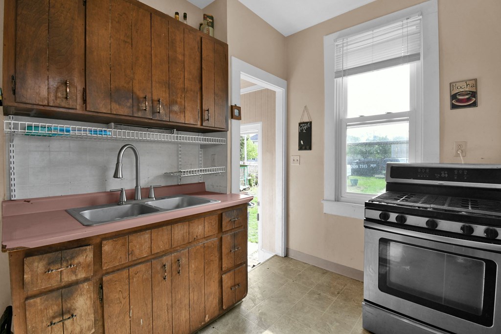 1120 N Sandusky Avenue, Bucyrus, Ohio 44820, 2 Bedrooms Bedrooms, ,1 BathroomBathrooms,Residential,For Sale,Sandusky Avenue,9073284
