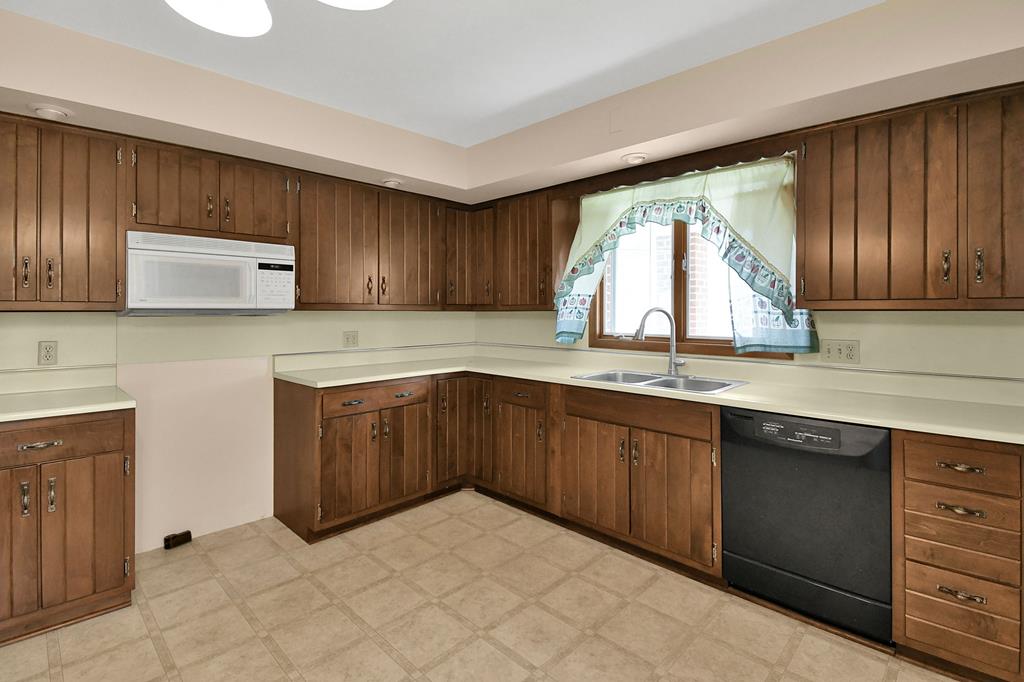 1145 Lynne Avenue, Bucyrus, Ohio 44820, 4 Bedrooms Bedrooms, ,2 BathroomsBathrooms,Residential,For Sale,Lynne Avenue,9073285