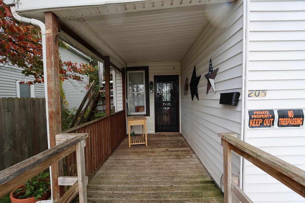 205 Hedges Street, Mansfield, Ohio 44902, 3 Bedrooms Bedrooms, ,1 BathroomBathrooms,Residential,For Sale,Hedges Street,9073309