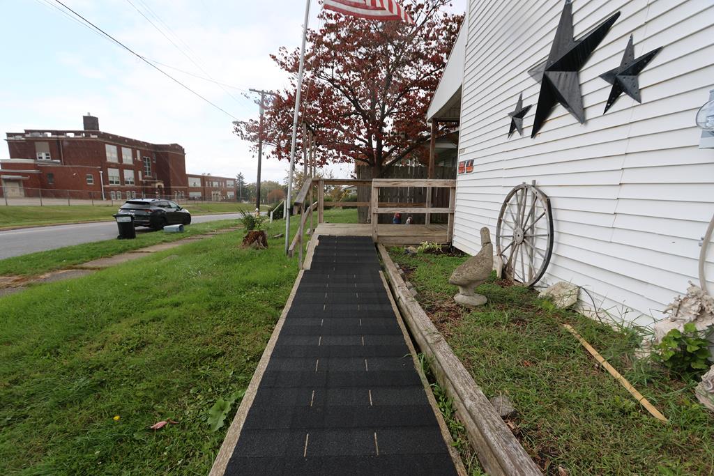 205 Hedges Street, Mansfield, Ohio 44902, 3 Bedrooms Bedrooms, ,1 BathroomBathrooms,Residential,For Sale,Hedges Street,9073309