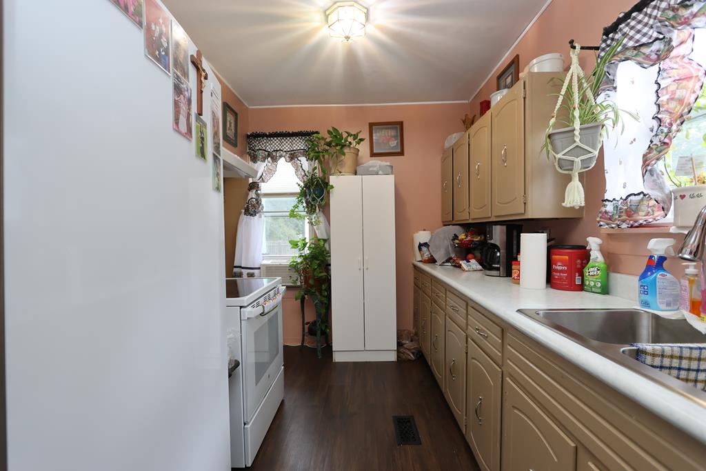 205 Hedges Street, Mansfield, Ohio 44902, 3 Bedrooms Bedrooms, ,1 BathroomBathrooms,Residential,For Sale,Hedges Street,9073309