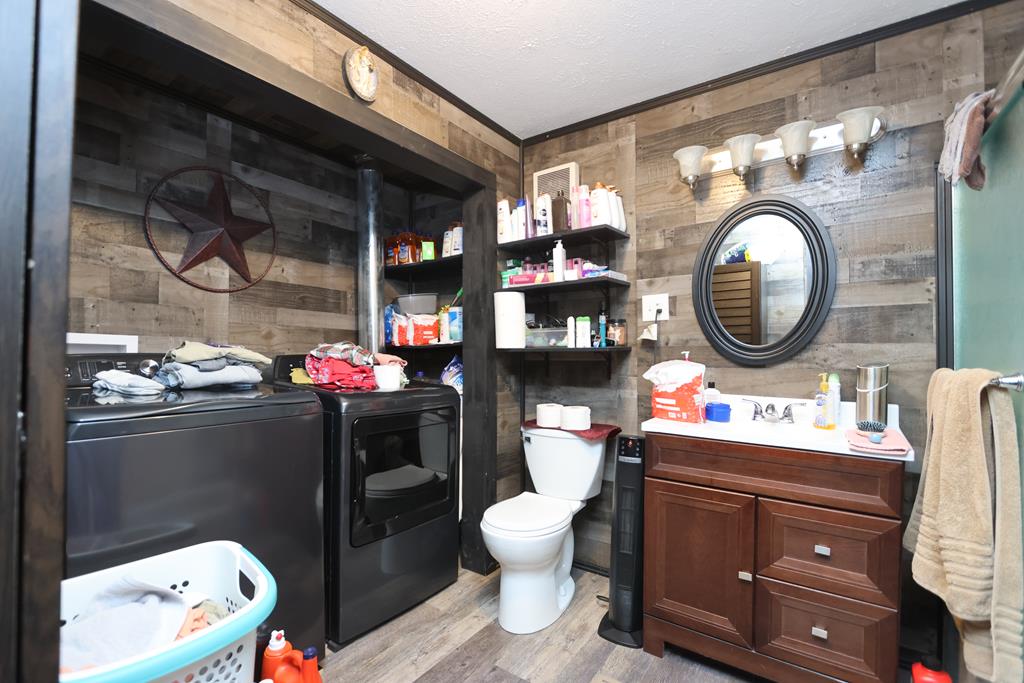 205 Hedges Street, Mansfield, Ohio 44902, 3 Bedrooms Bedrooms, ,1 BathroomBathrooms,Residential,For Sale,Hedges Street,9073309