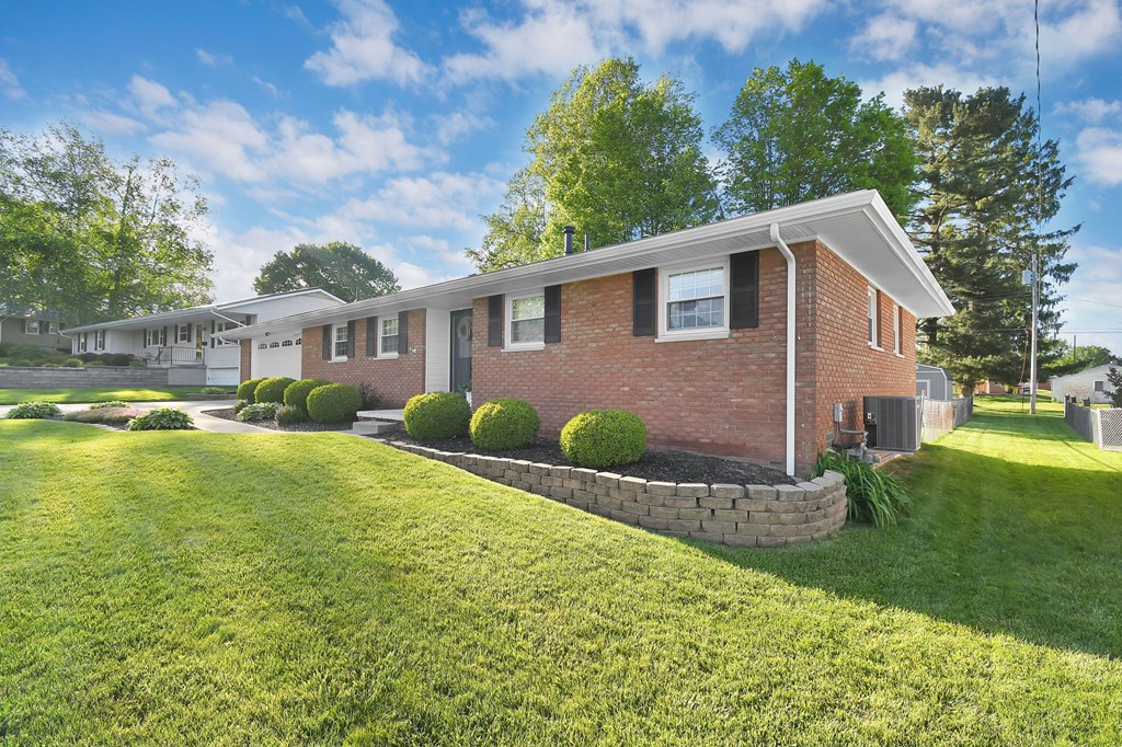 23 Pembroke Boulevard, Lexington, Ohio 44904, 3 Bedrooms Bedrooms, ,2 BathroomsBathrooms,Residential,For Sale,Pembroke Boulevard,9073387 23 Pembroke Boulevard, Lexington, Ohio 44904, 3 Bedrooms Bedrooms, ,2 BathroomsBathrooms,Residential,For Sale,Pembroke Boulevard,9073387