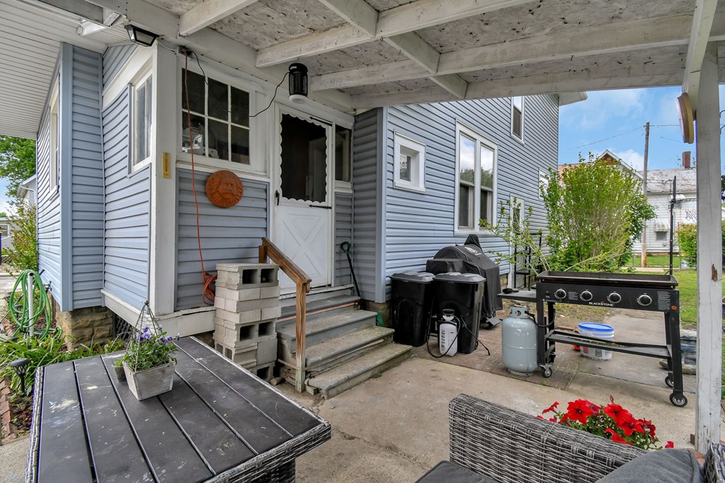 903 Reid Street, Bucyrus, Ohio 44820, 4 Bedrooms Bedrooms, ,1 BathroomBathrooms,Residential,For Sale,Reid Street,9073391 903 Reid Street, Bucyrus, Ohio 44820, 4 Bedrooms Bedrooms, ,1 BathroomBathrooms,Residential,For Sale,Reid Street,9073391