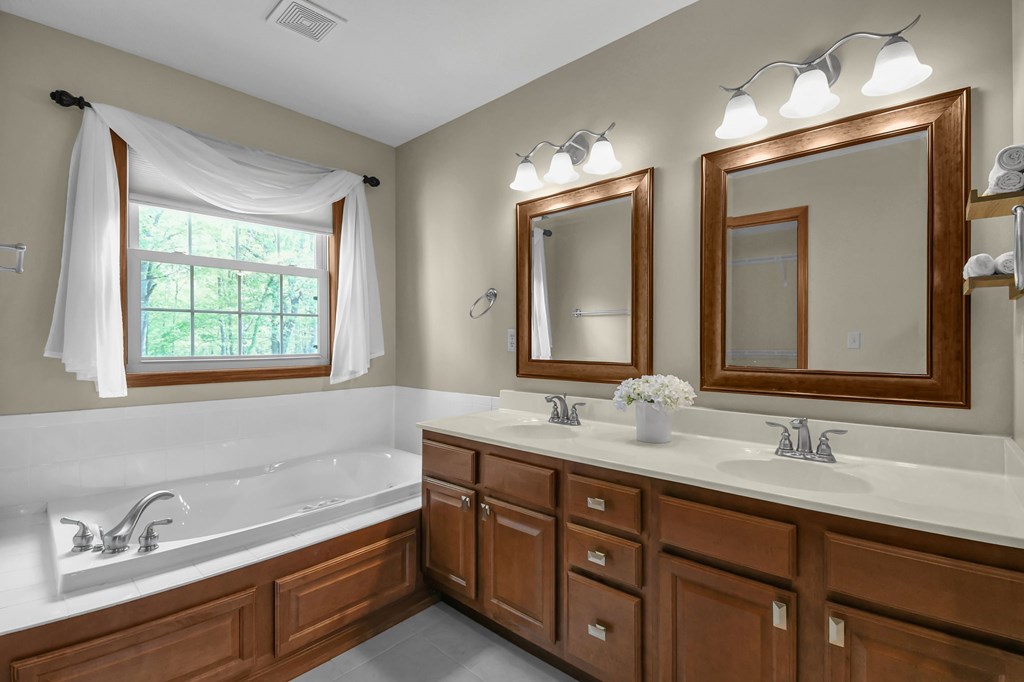 3821 Horizon Drive, Ontario, Ohio 44903, 4 Bedrooms Bedrooms, ,3 BathroomsBathrooms,Residential,For Sale,Horizon Drive,9073405 3821 Horizon Drive, Ontario, Ohio 44903, 4 Bedrooms Bedrooms, ,3 BathroomsBathrooms,Residential,For Sale,Horizon Drive,9073405