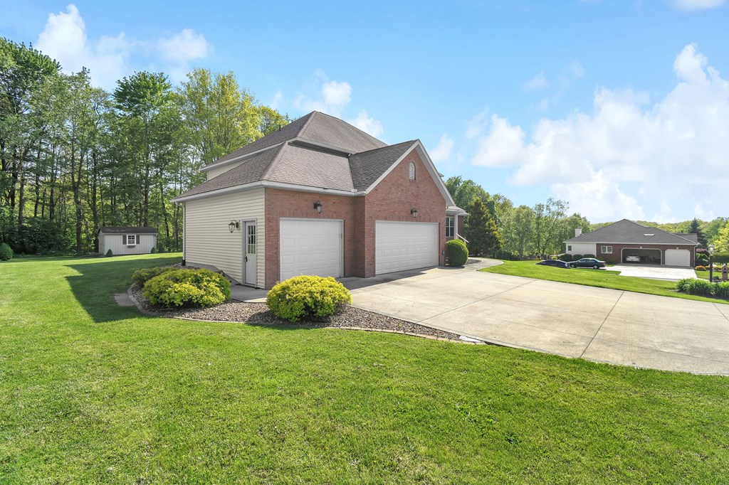 3821 Horizon Drive, Ontario, Ohio 44903, 4 Bedrooms Bedrooms, ,3 BathroomsBathrooms,Residential,For Sale,Horizon Drive,9073405 3821 Horizon Drive, Ontario, Ohio 44903, 4 Bedrooms Bedrooms, ,3 BathroomsBathrooms,Residential,For Sale,Horizon Drive,9073405